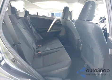 2017 Toyota Rav4 Le z USA, uszkodzony, nr VIN JTMZFREV5HD093875